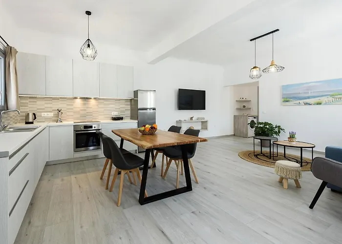 Mediterranean Harmony דירה